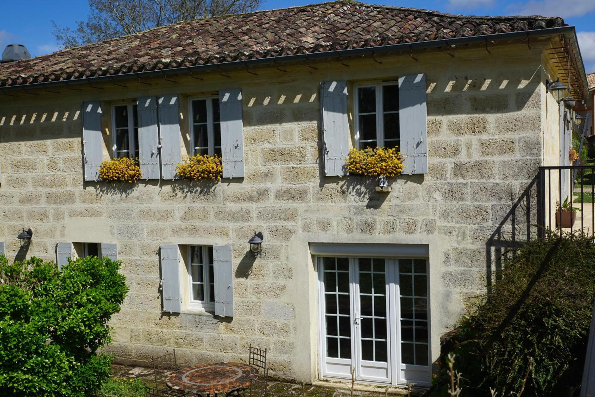 Hotel Moulin Notre Dame Saint-Genès-de-Castillon Exterior foto
