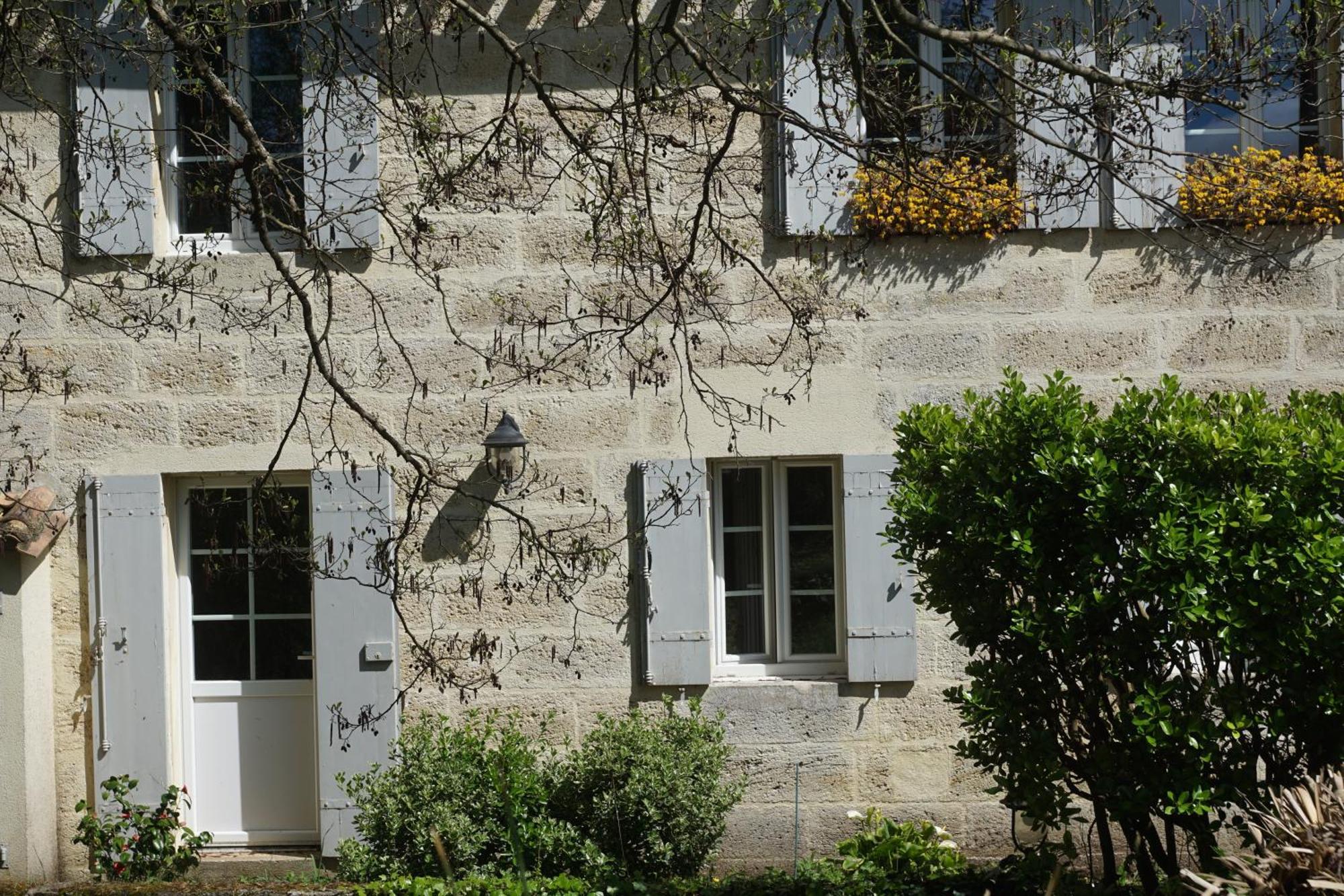 Hotel Moulin Notre Dame Saint-Genès-de-Castillon Exterior foto